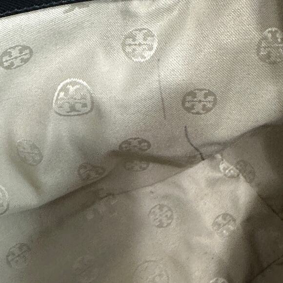 Tory Burch Robinson Double Zip Tote Bag in Black Leather - Picture 11 of 16